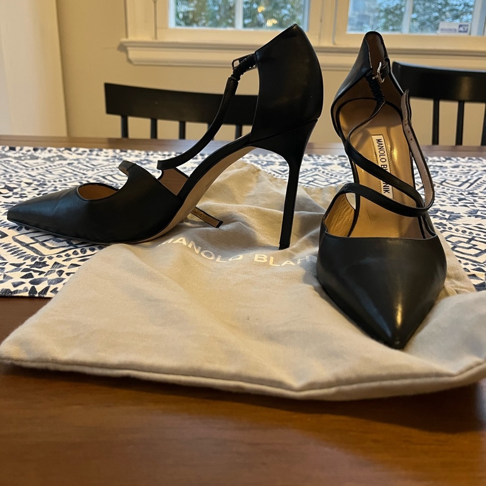Manola Blahnik criss-cross strap pointy toe pumps